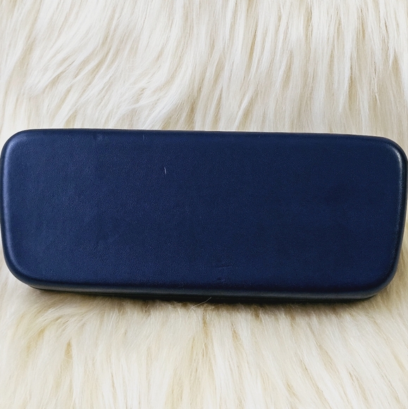 ❣️Lacoste Sunglasses Case❣️ - Picture 2 of 7